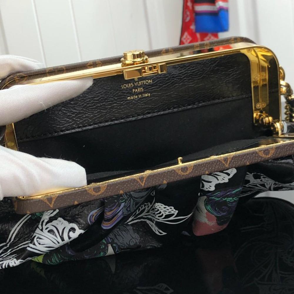 Louis Vuitton BOURSICOT EW