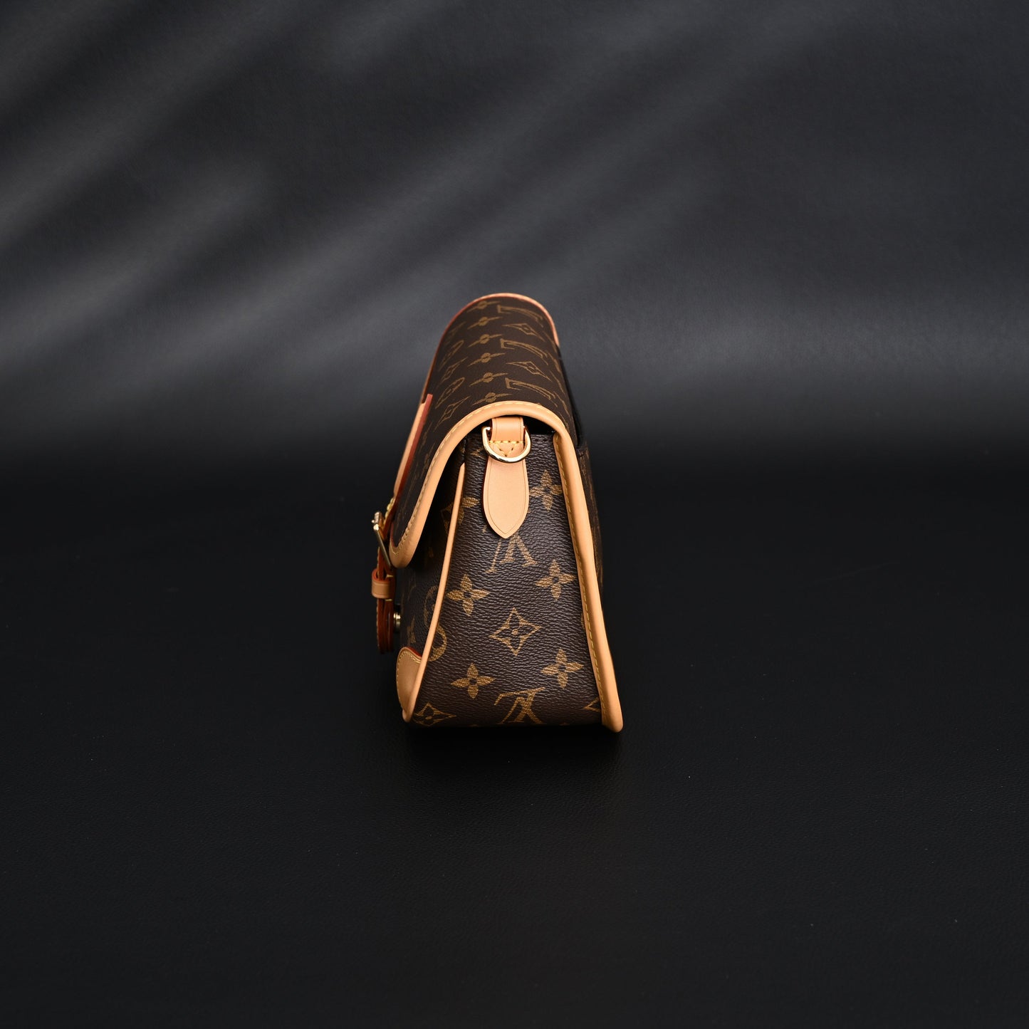 Louis Vuitton Croissant Bag Monogram Canvas